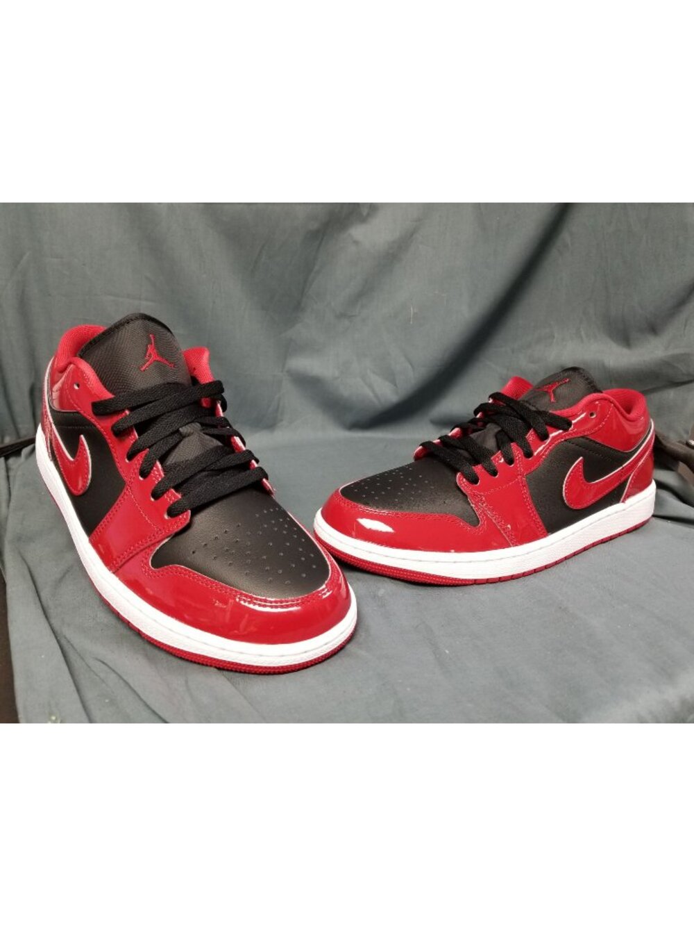 Air Jordan 1 Low SE Patent Varsity Red Black HV4089 006 Mens Size 9.5 NEW NO BOX